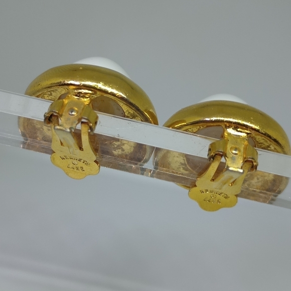 * vintage Kenneth Lane high dome white gold tone clip on earrings - Picture 3 of 8